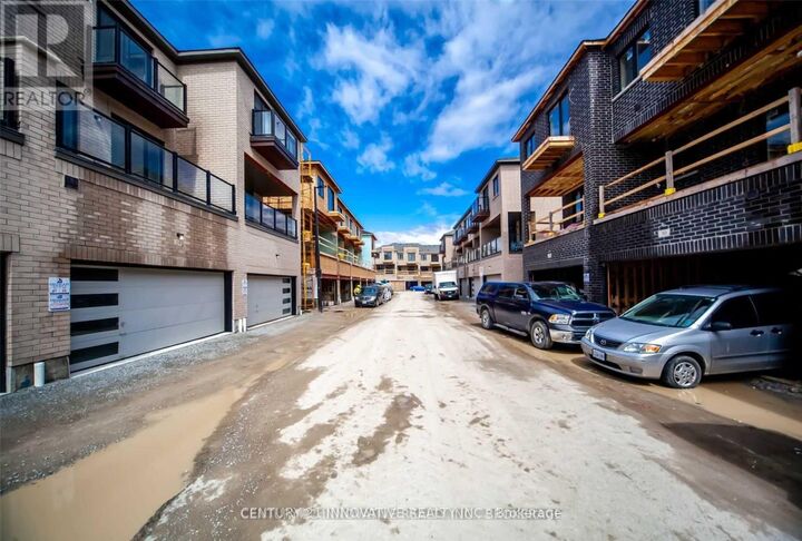 Property Photo:  29 Steamboat Way  ON L1N 0M6 