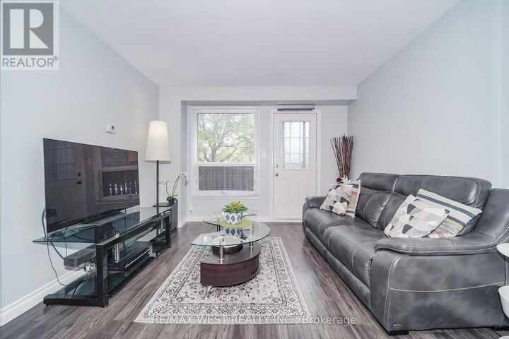 Property Photo:  960 Glen Street 105  ON L1J 6E8 