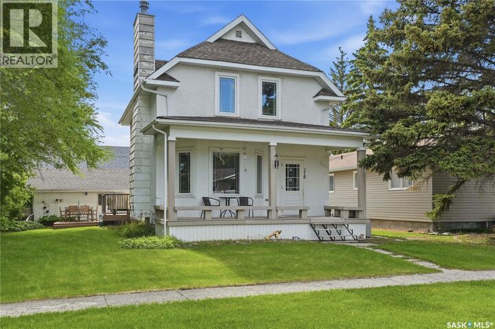 Property Photo:  218 Lansdowne Street E  SK S0G 0Y0 