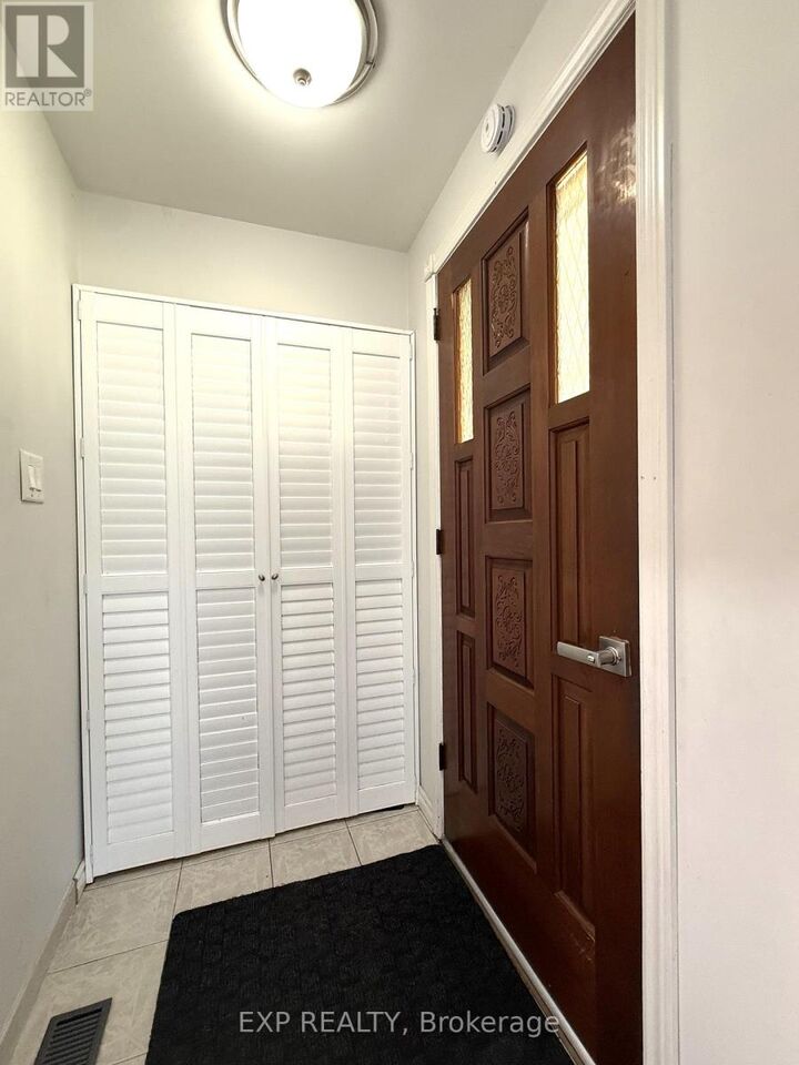 Property Photo:  64 Ruthmar Crescent  ON M3N 2C5 