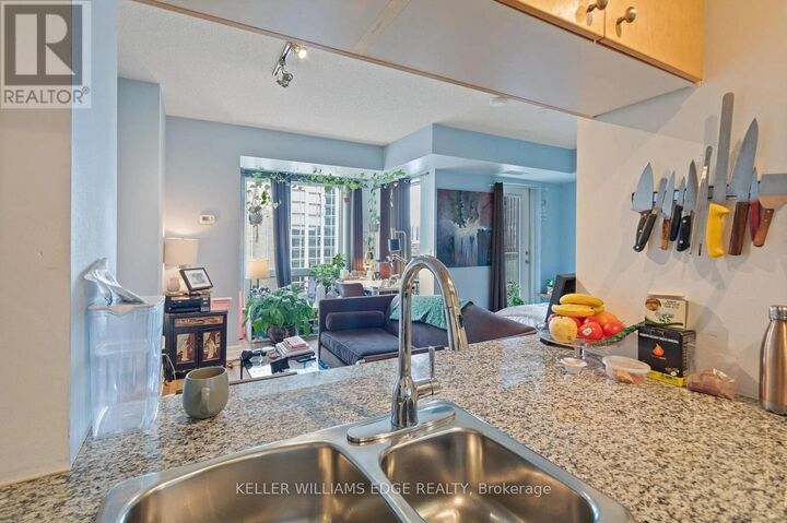 Property Photo:  8 Scollard Street 1408  ON M5R 1E9 