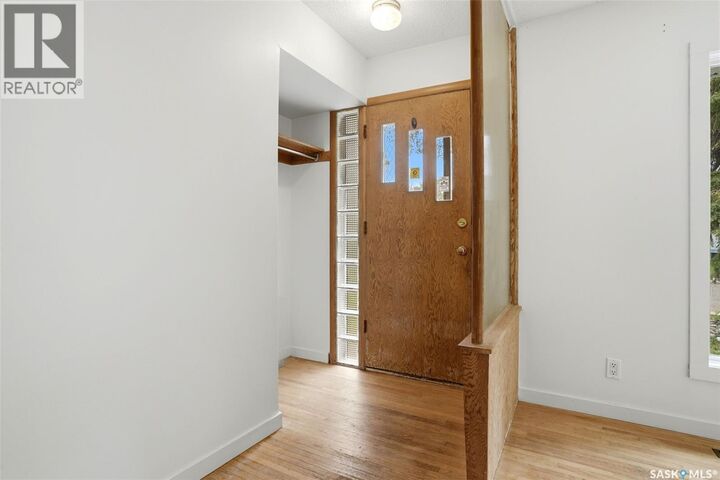 Property Photo:  1420 Aberdeen Street  SK S4T 5K4 