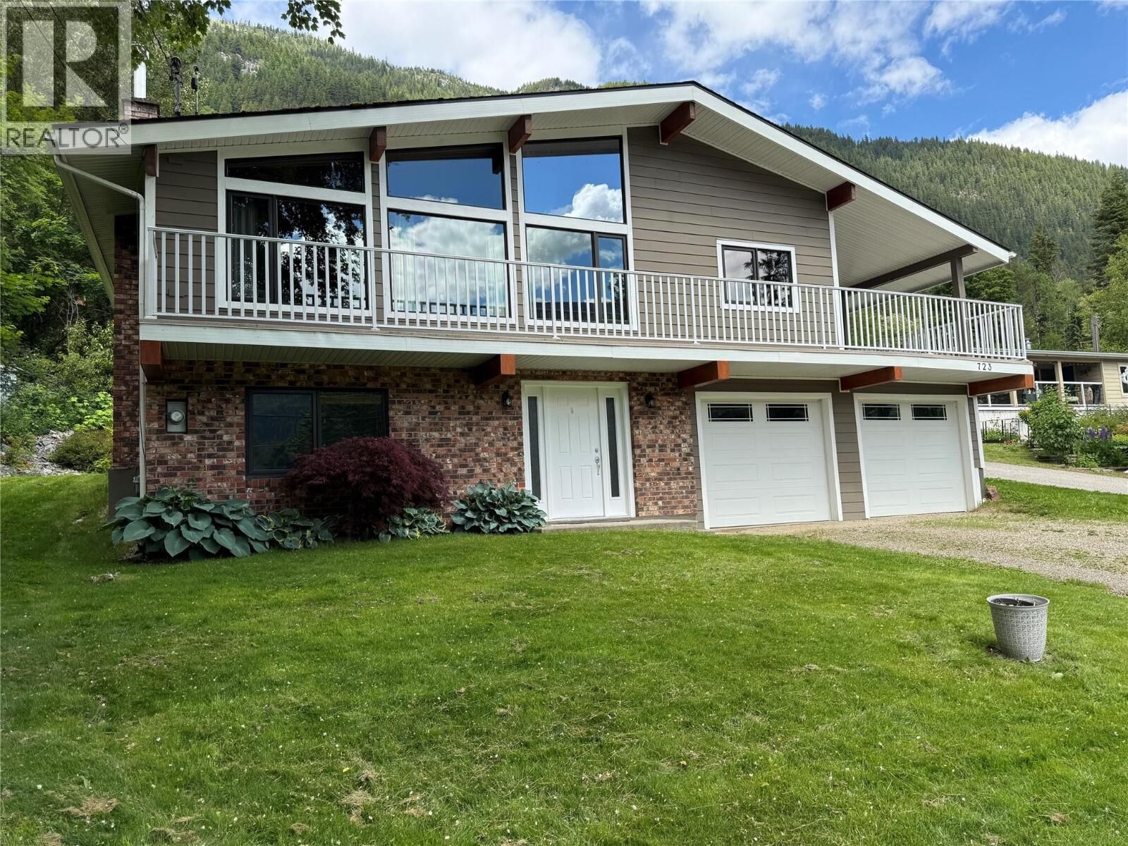 Property Photo:  723 Highway 3A Highway  BC V1L 6M4 