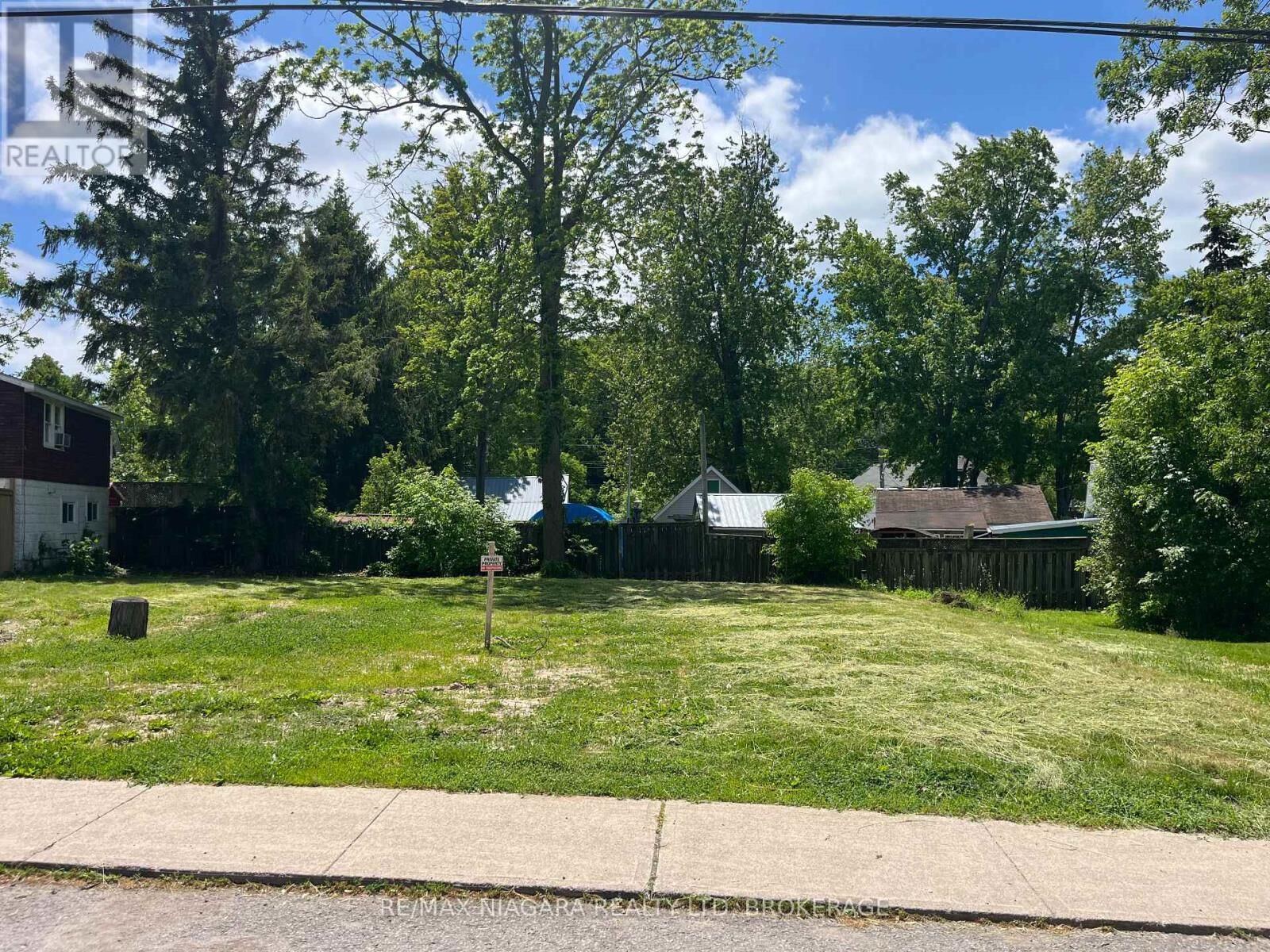 Property Photo:  196 Lincoln Road West  ON L0S 1B0 