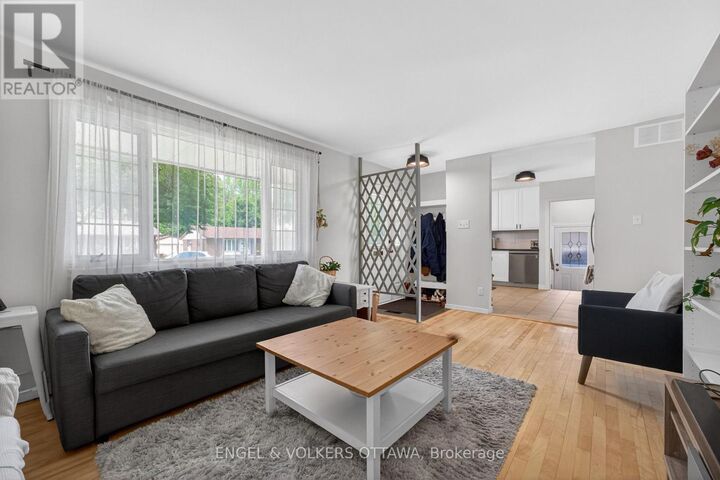 Property Photo:  2548 Hanlon Avenue  ON K2B 7X4 