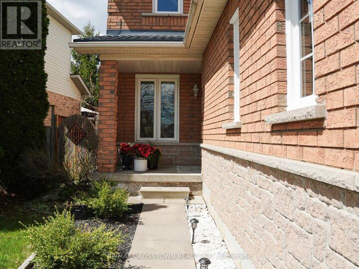 Property Photo:  22 Bluegrass Drive  ON L4N 9N9 