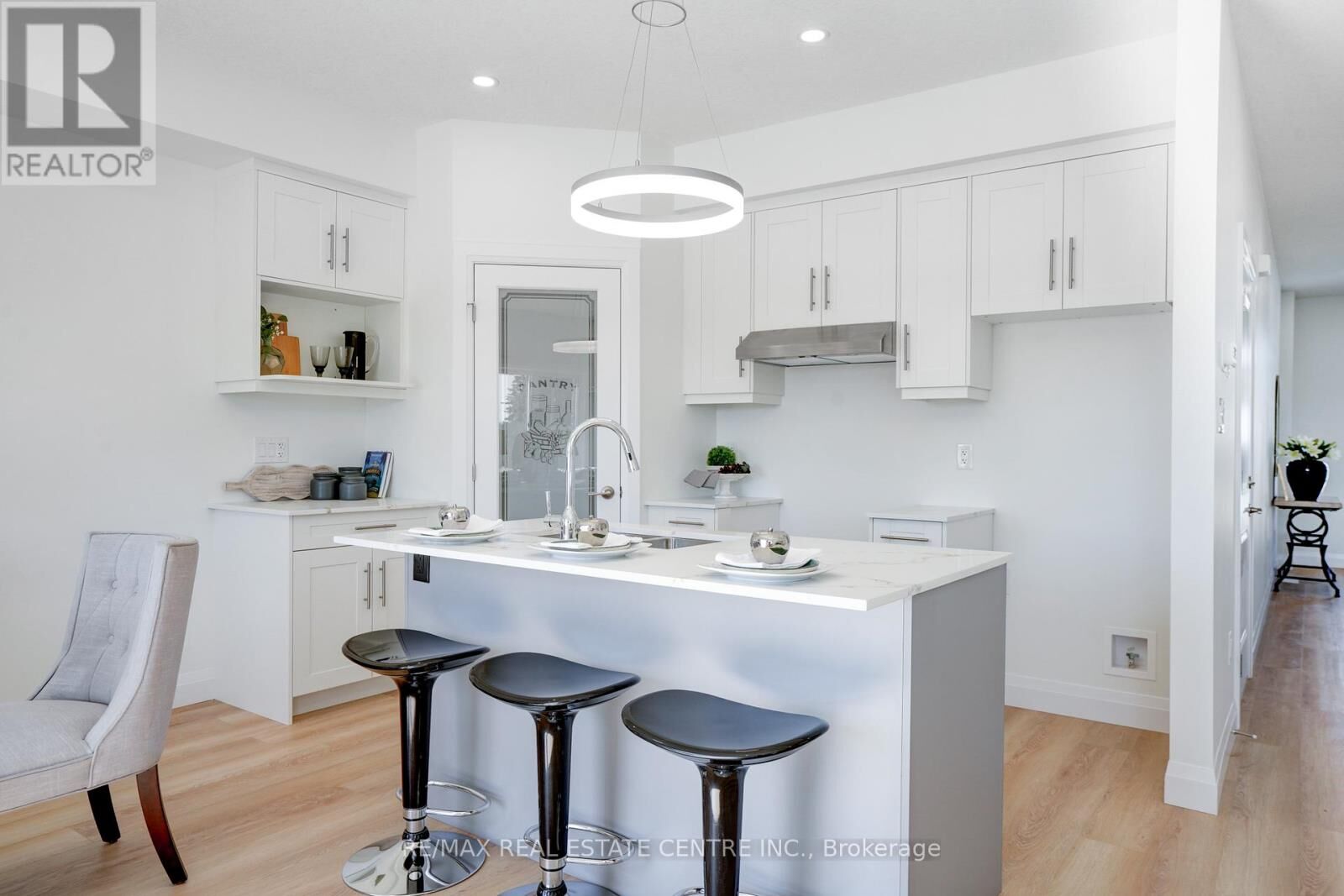 Property Photo:  2512 Constance Avenue  ON N6M 1E7 