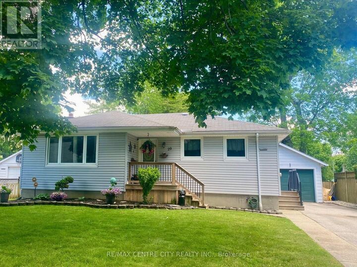 Property Photo:  29 York Street  ON N5H 2G8 