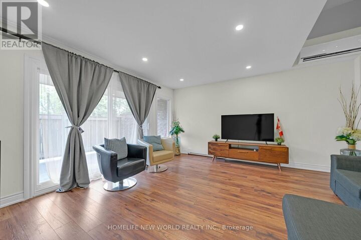 Property Photo:  38 Springfair Avenue  ON L4G 3M2 