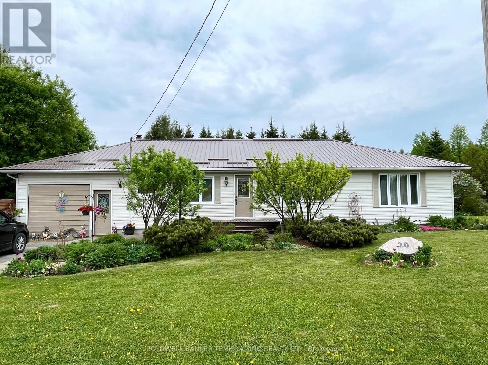 Property Photo:  20 Bay Street  ON P0J 1B0 
