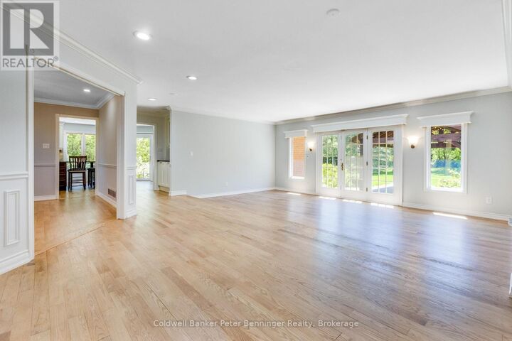Property Photo: 152 Treegrove Circle ON L4G 6M1