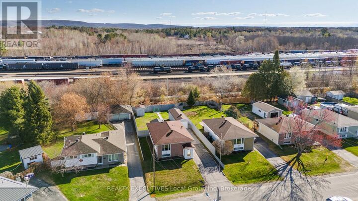 Property Photo: 18 Van Horne Crescent ON P1A 3L3