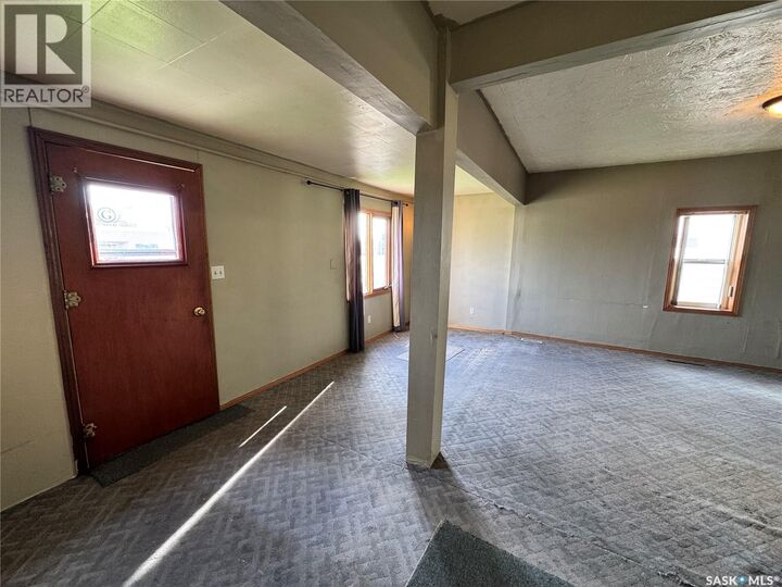 Property Photo:  117 2nd Avenue E  SK S0K 0M0 