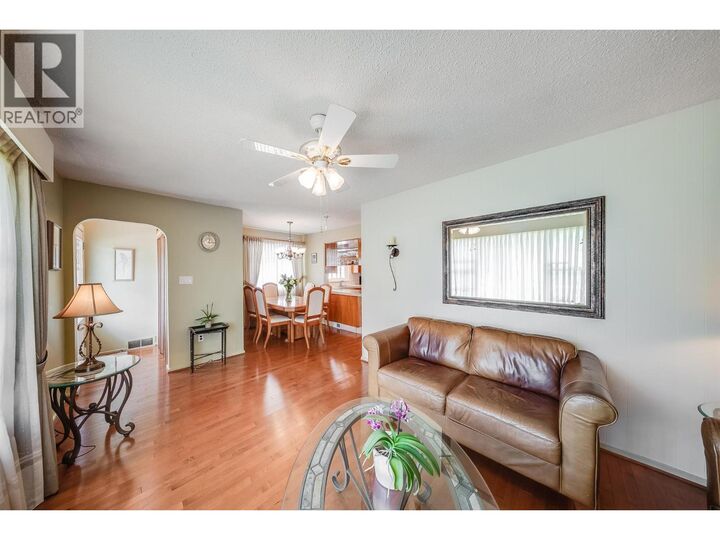 Property Photo: 3311 Dahlia Crescent BC V1R 2Y1