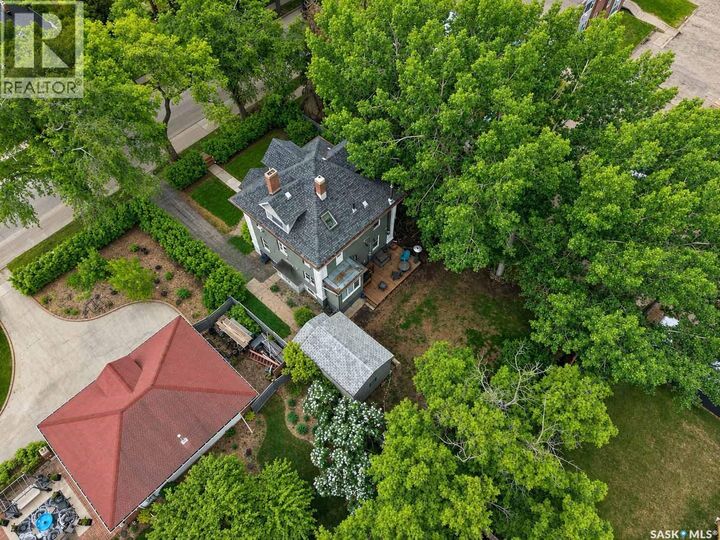Property Photo:  42 20th Street E  SK S6V 1K4 