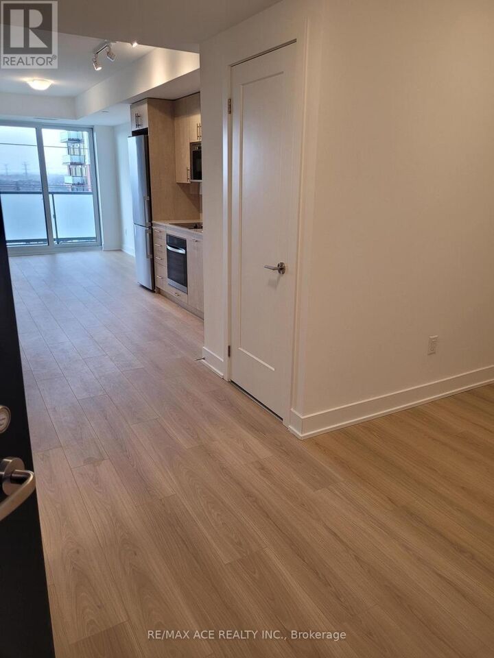 Property Photo: 2545 Simcoe Street 612 ON L1L 0W3