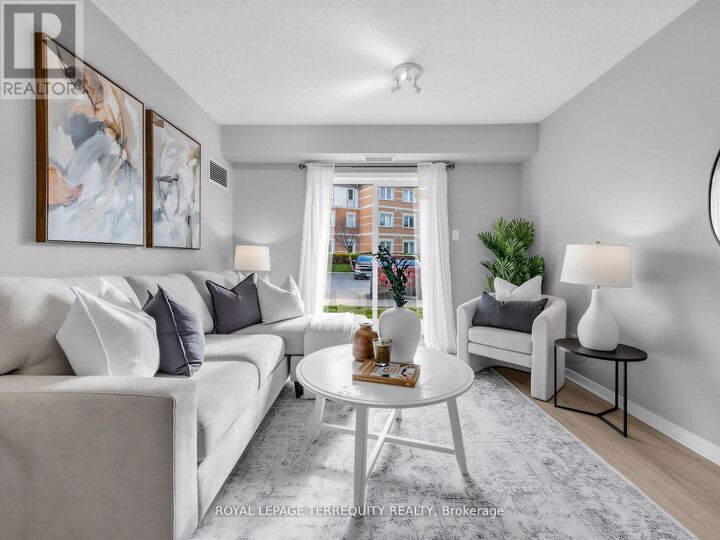 Property Photo:  124 Aspen Springs Drive 102  ON L1C 0G8 