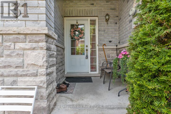 Property Photo:  31 Linnell Street  ON L1Z 0K8 
