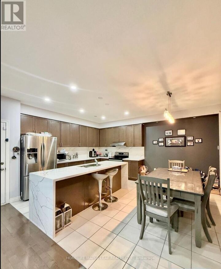 Property Photo:  385 Royal West Drive Upper  ON L6X 5J9 
