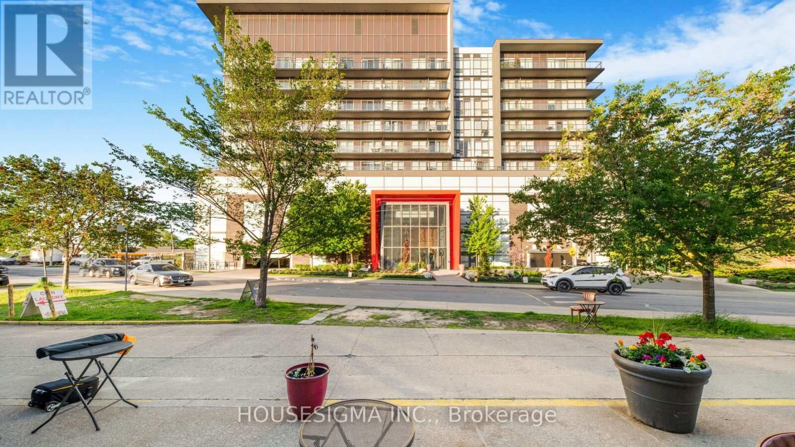 Property Photo:  15 James Finlay Way 1103  ON M3M 0B3 