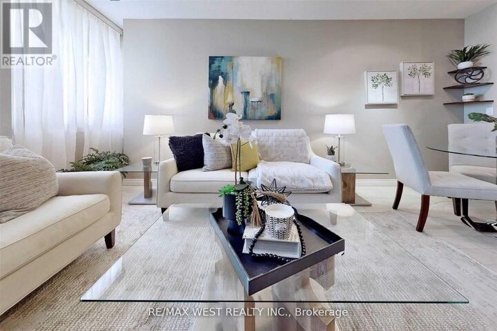 Property Photo:  555 Yonge Street 604  ON M4Y 3A6 