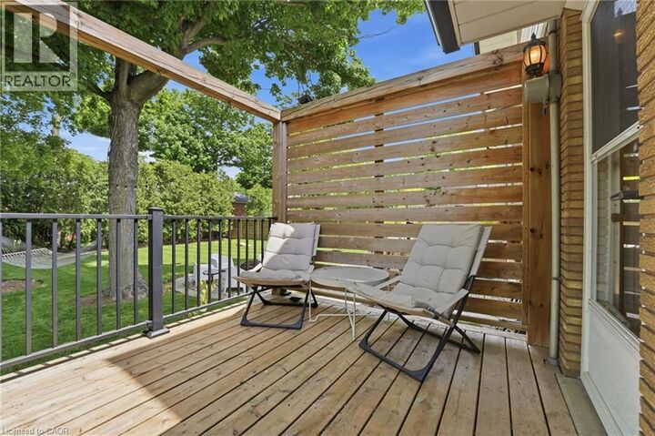 Property Photo:  304 Stone Church Road West  ON L9B 1A4 