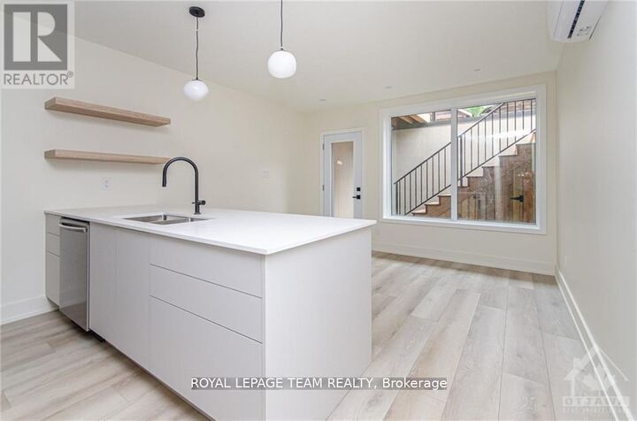 Property Photo:  13B Fifth Avenue 2  ON K1S 2M2 