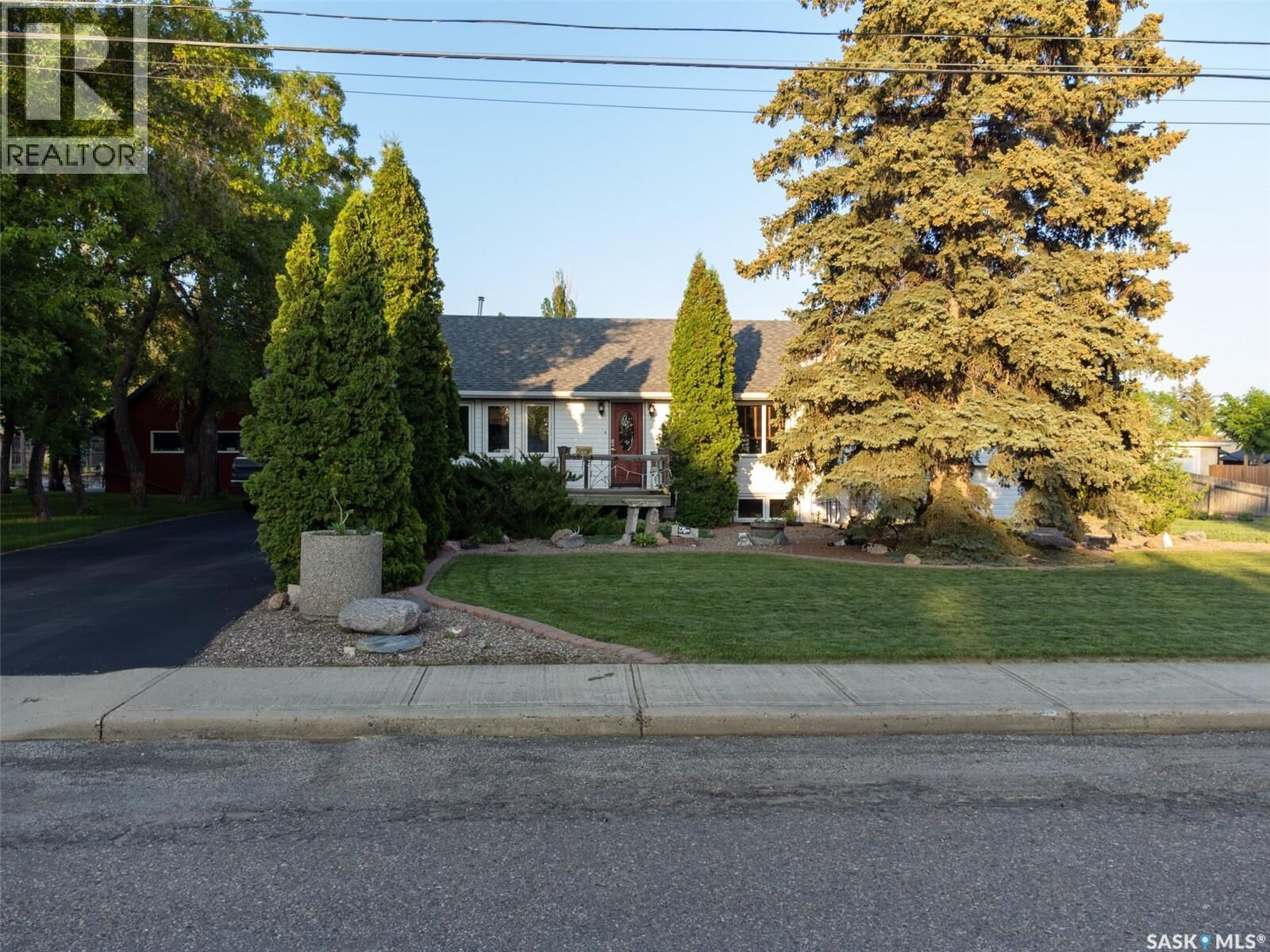 Property Photo: 1062 112th Street SK S9A 2L3