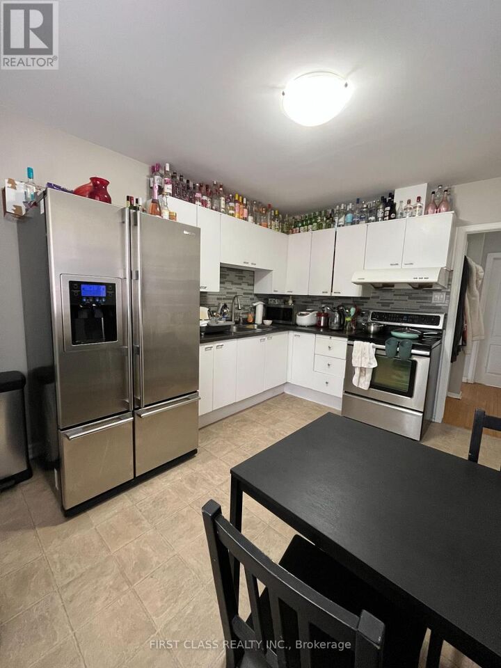 Property Photo: 657 Sevilla Park Place ON N5Y 4H9