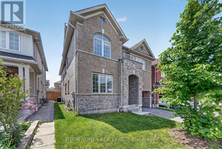 Property Photo:  37 Raithby Crescent  ON L1Z 0S6 