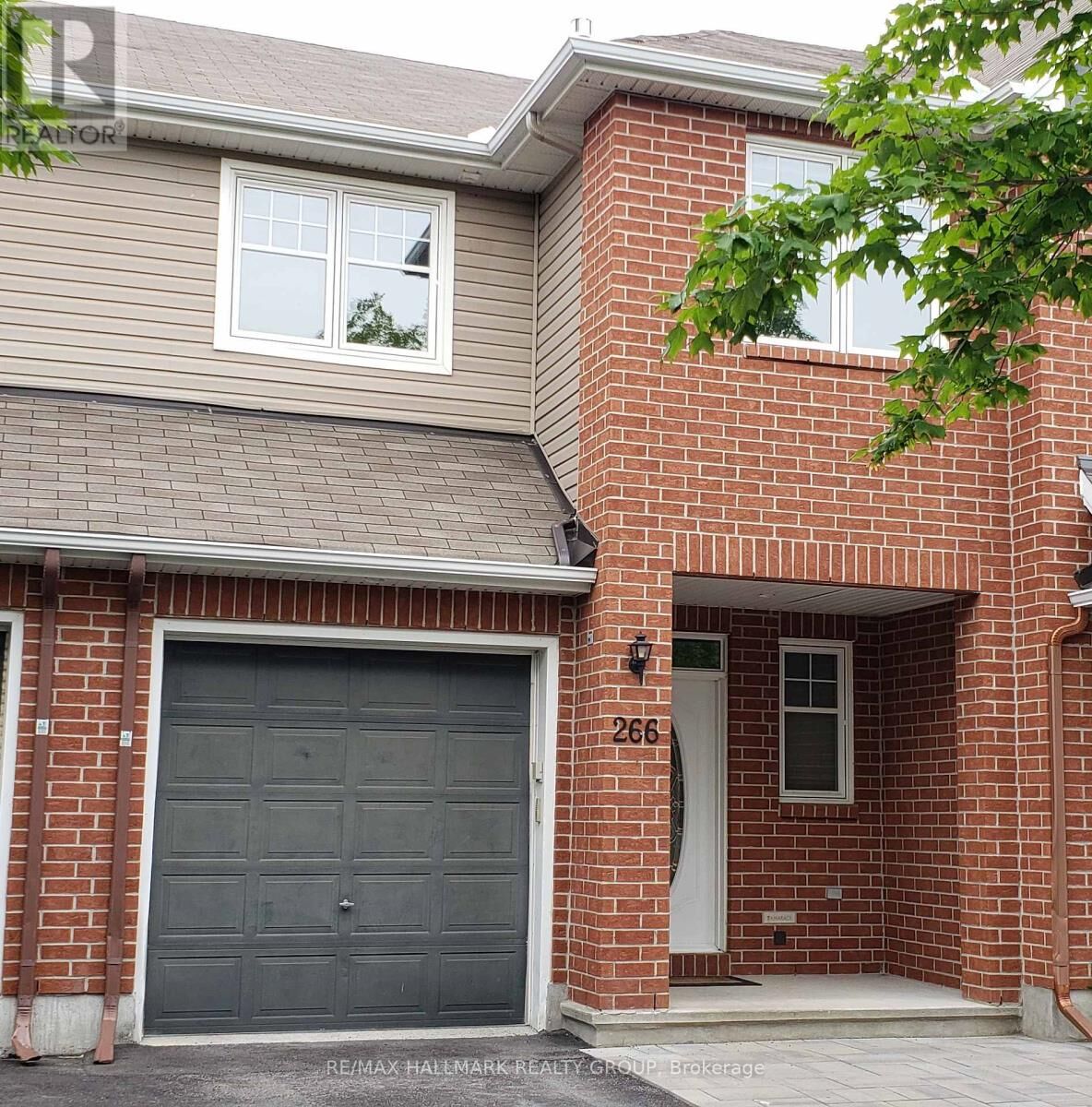 Property Photo:  266 Horseshoe Crescent  ON K2S 0B7 