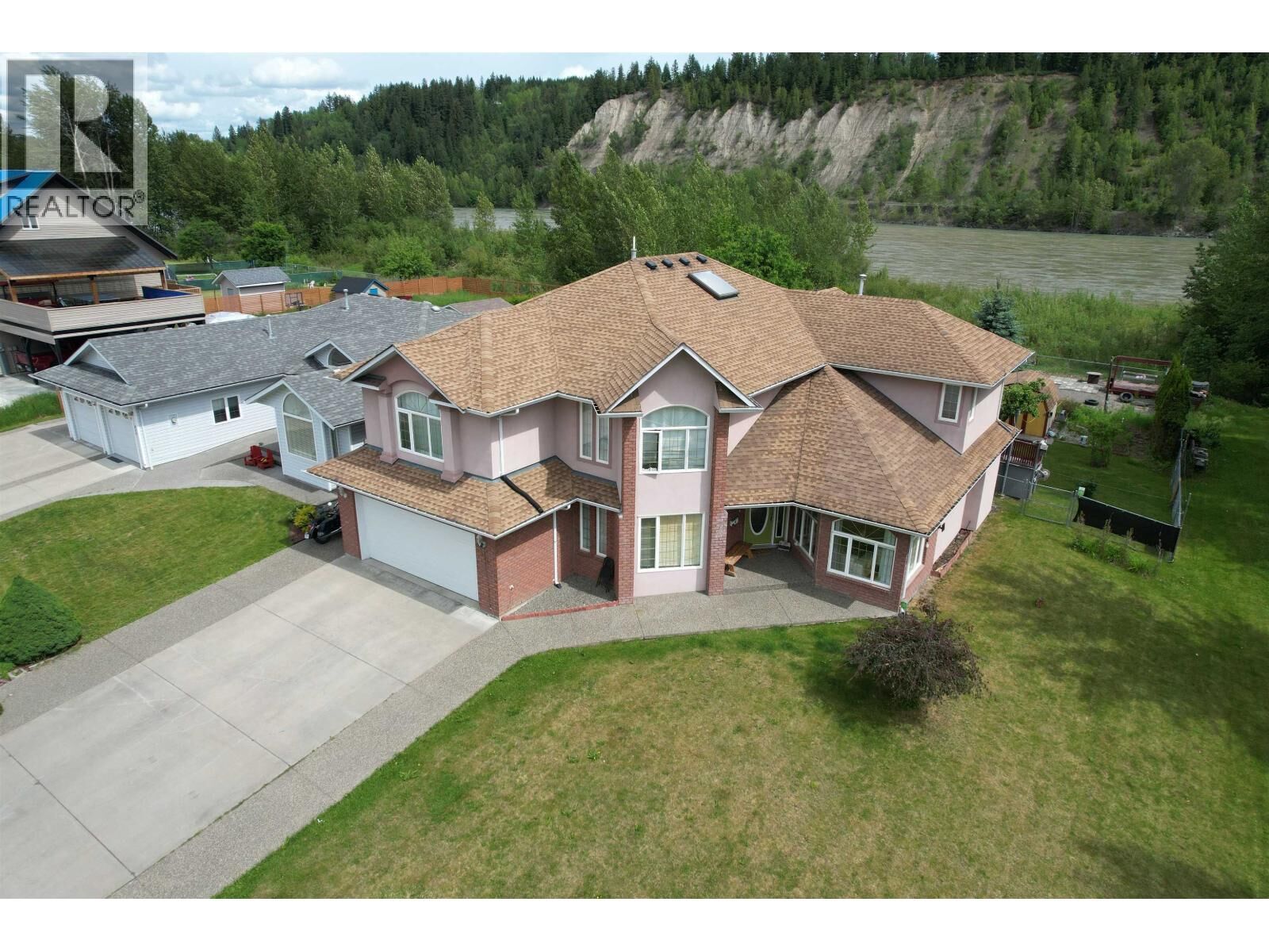 Property Photo:  894 Rolph Street  BC V2J 3M1 