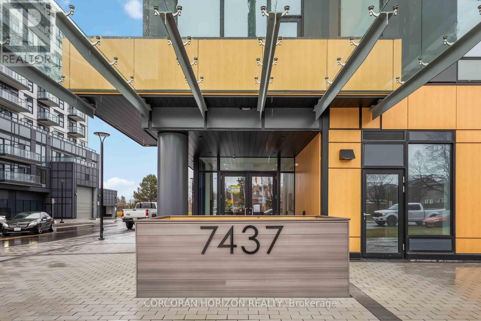 Property Photo:  7437 Kingston Road 1001  ON M1B 0E9 