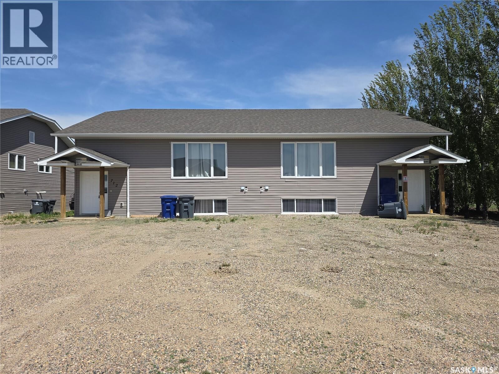 Property Photo:  716 Columbia Avenue  SK S0L 1R0 