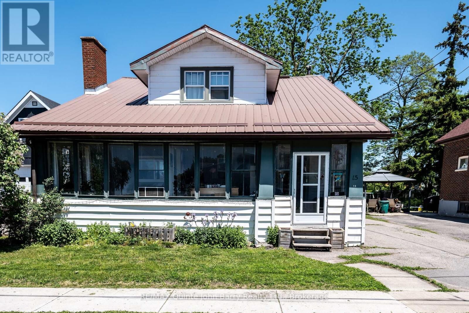 Property Photo:  15 Mercia Street  ON K8V 2P2 