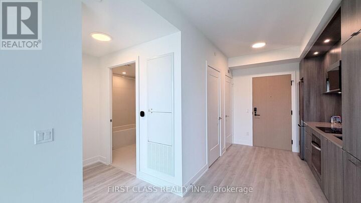 Property Photo: 25 Cordova Avenue 1407 ON M9A 0E5