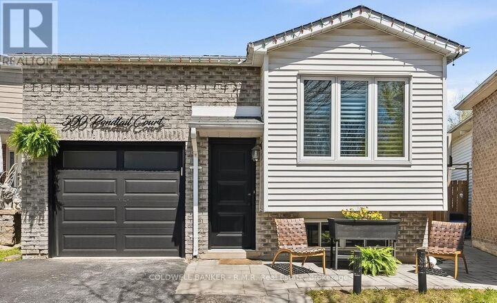 Photo de la propriété:  590 Pondtail Court  ON L1K 2C7 