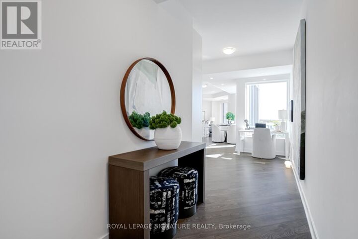 Property Photo:  4655 Metcalfe Avenue 405B  ON L5M 0Z7 