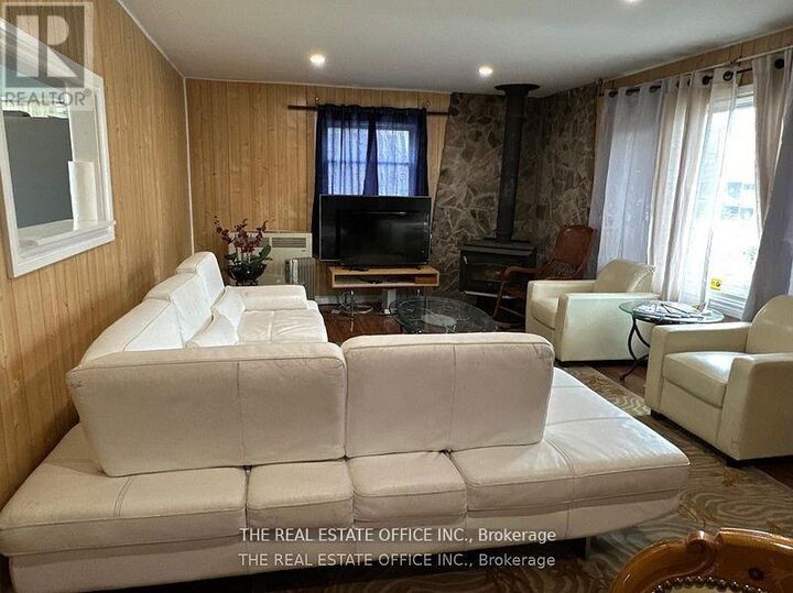 Property Photo:  393 Adeline Drive  ON L4P 3C4 