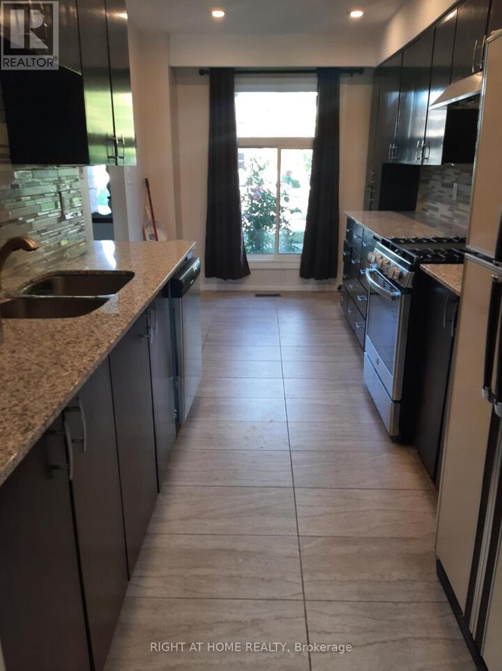 Photo de la propriété: 39 Hockley Path ON L6V 3R2