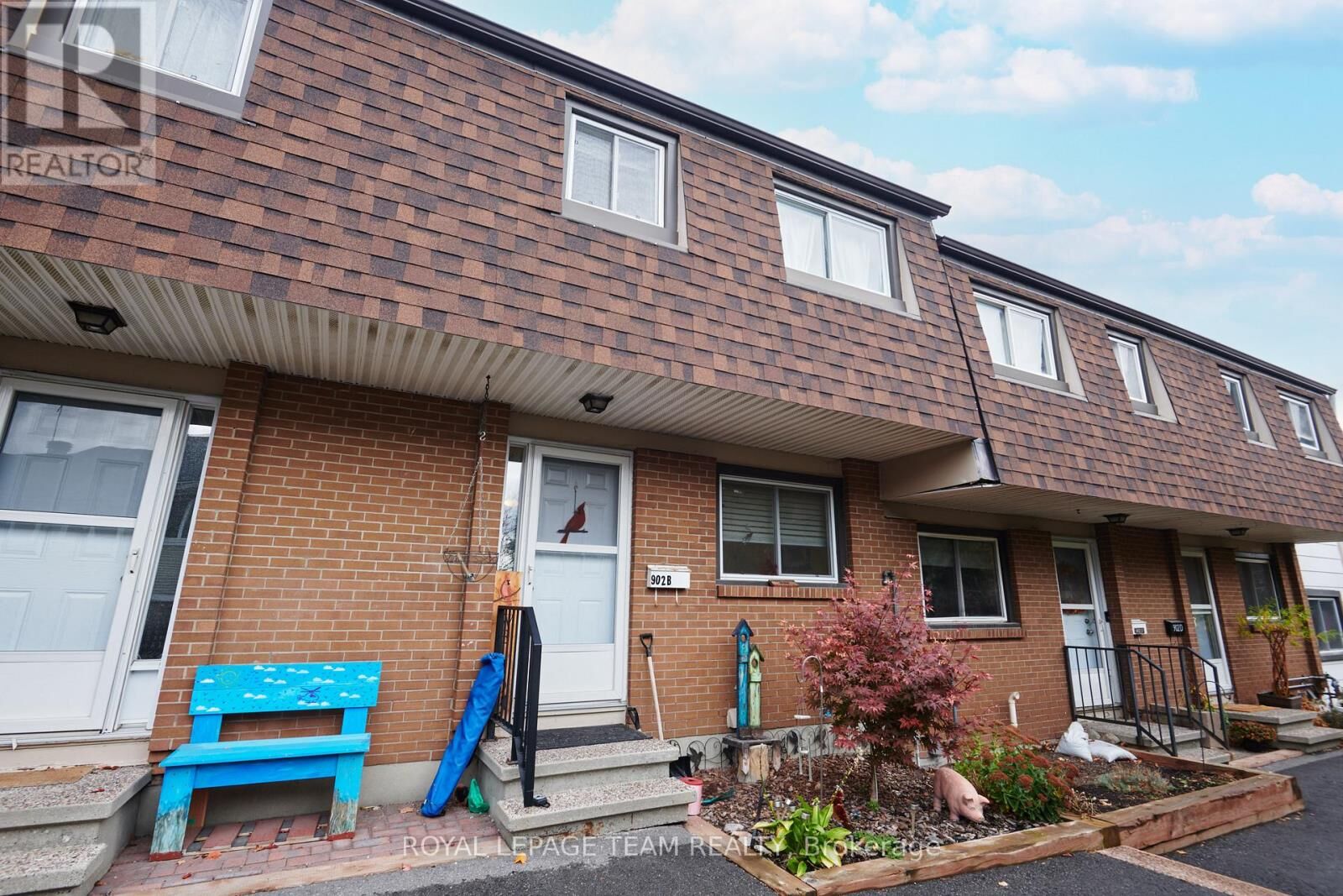 Property Photo:  902 Elmsmere Road B  ON K1J 7T6 