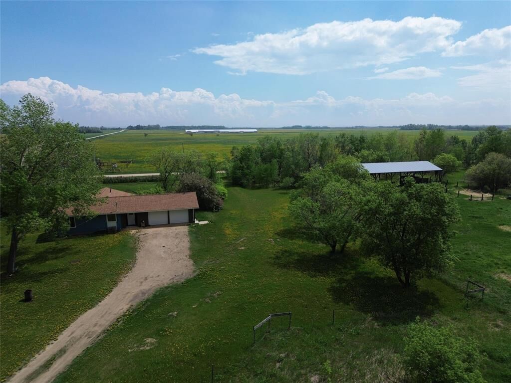 Property Photo: 20146 141N Road MB R0C 2R0