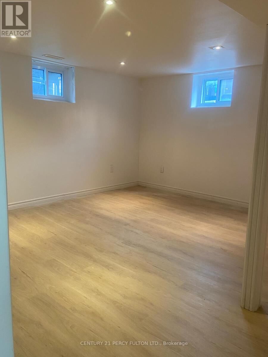 Property Photo: 92 Septonne Avenue Bsmnt ON L3Y 2W3