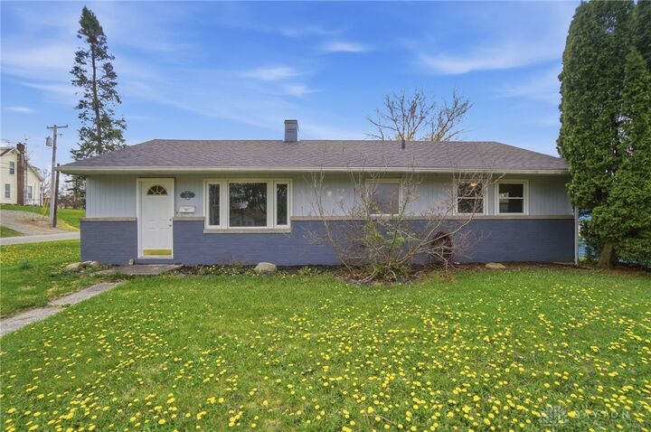 Property Photo:  818 Brookwood Drive  OH 43311 