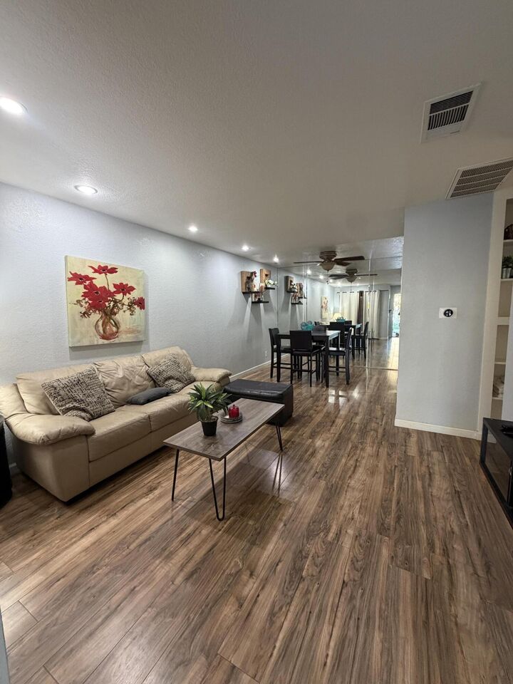 Property Photo:  680 N Ashurst Court 115  CA 92262 