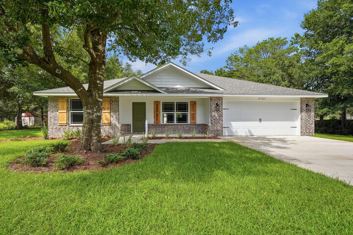 Property Photo:  2727 Braswell Street  FL 32566 