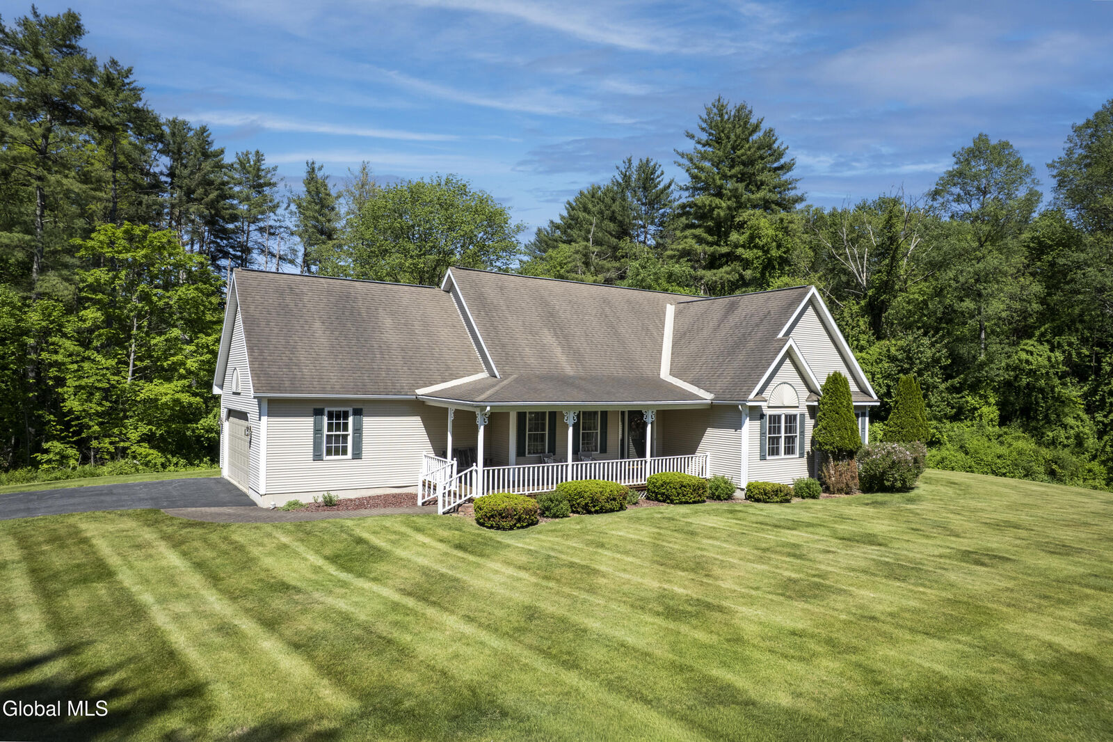 Property Photo:  7 Glen Court  NY 12804 
