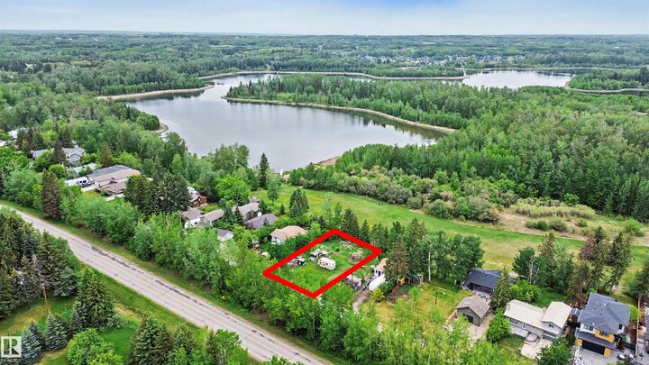 Property Photo: 337 Smith Crescent AB T7Z 2T9