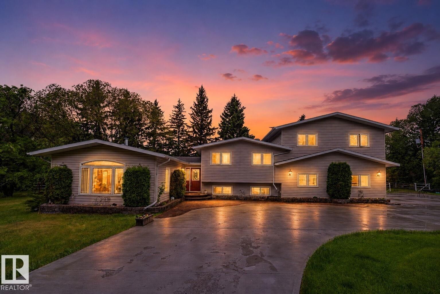 Property Photo:  50342 Rge Rd 244A 5130  AB T4X 0P4 