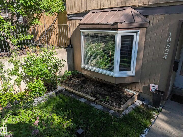 Property Photo: 10524 84 Avenue NW AB T6E 2H4
